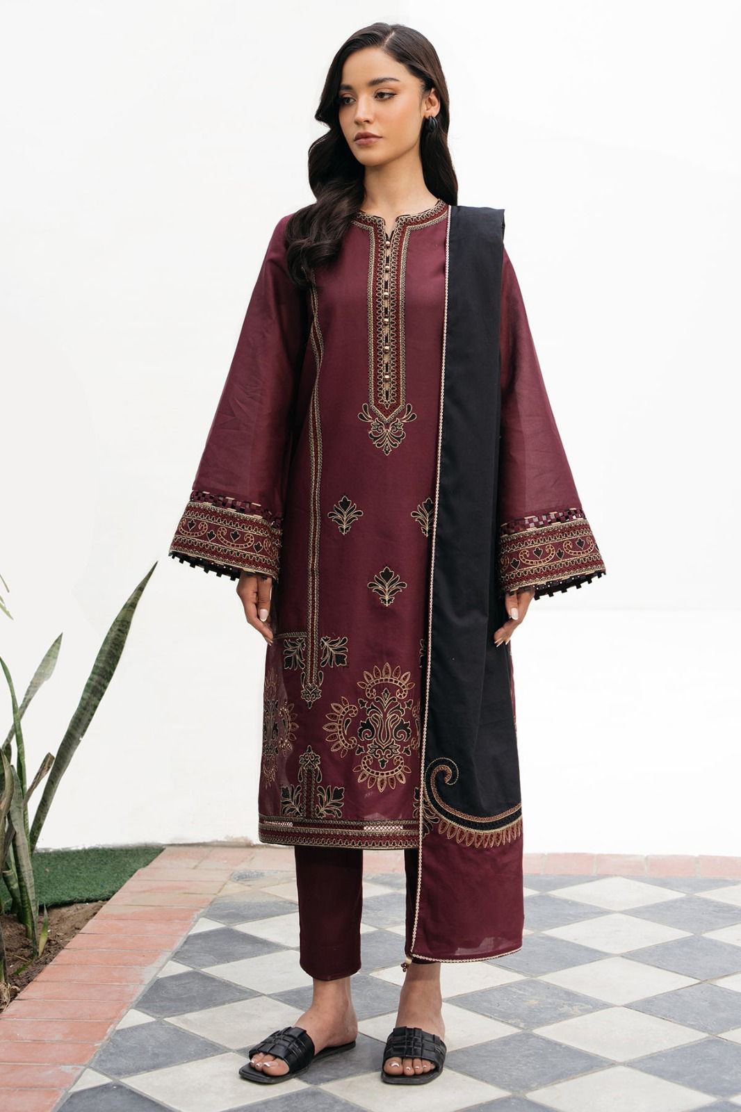 PARTY WEAR EMBROIDERED DHANAK